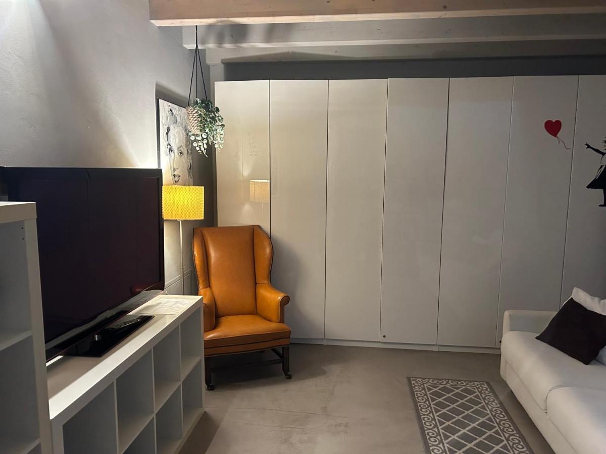 Loft Navigli With Private Garden Frühstückspension 3*